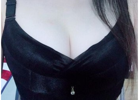 上海九院李伟胸部整形门诊时间表_自体隆胸+腿部吸脂_多少钱