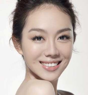 姜妍深陷整容风波，鼻子下巴都有动刀痕迹?
