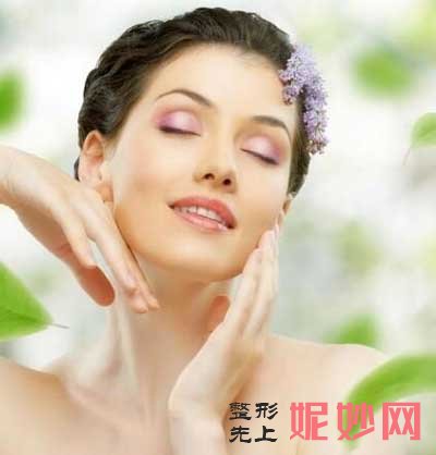 有法令纹怎么办?选自体脂肪和玻尿酸除皱效果自然!