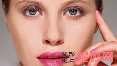 有法令纹怎么办?选自体脂肪和玻尿酸除皱效果自然!