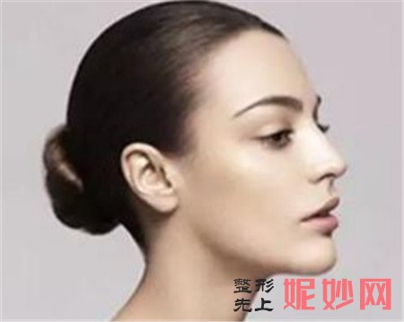 做自体脂肪面部填充推荐，重庆美仑美奂整形董祥宁医生专业技术！