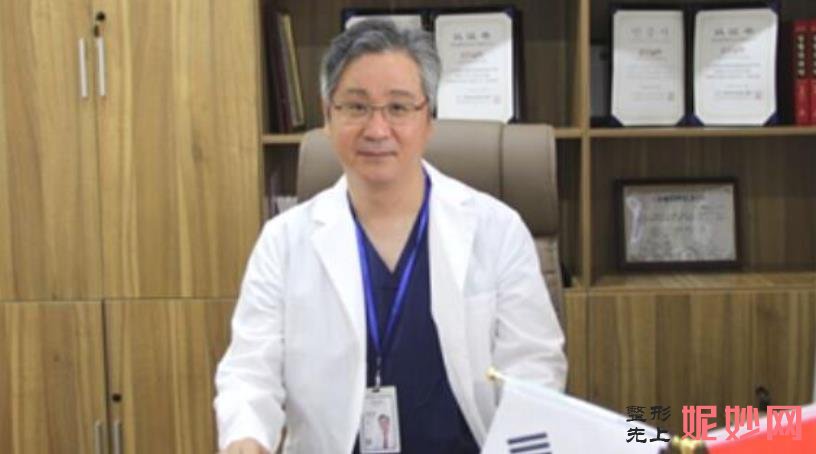 长海医院哪个专家割双眼皮好？上海做双眼皮专家前十介绍！