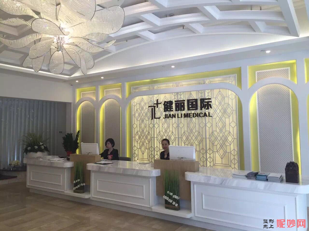 广东哪家医院做额部悬吊矫正上睑下垂效果好?正规排名榜盘点前四_价格清单一一出示!!
