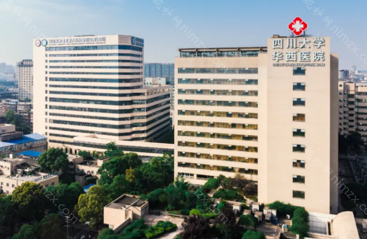 做硅胶隆胸要怎么选择医院，成都有哪些医院做硅胶隆胸好的吗?