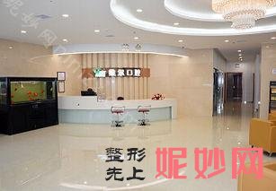 武汉口腔医院排名前十对比，单枪匹马展现实力，种植牙价格出！