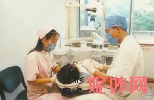 武汉口腔医院排名前十对比，单枪匹马展现实力，种植牙价格出！