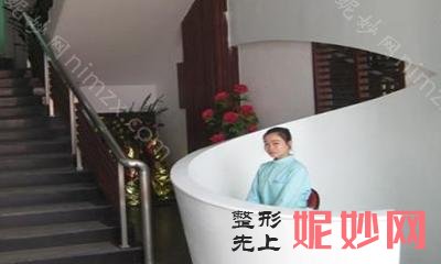衡阳口腔科排名前10医院排名,坐诊医院详情+邓东伟口腔检查展示