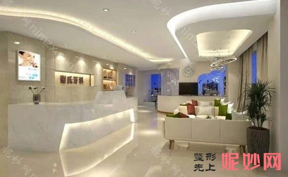 衡阳口腔科排名前10医院排名,坐诊医院详情+邓东伟口腔检查展示