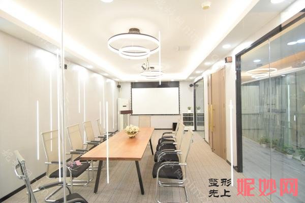 福州胸部整形哪里好？这几家都是业内较好，助你完成美胸梦想！