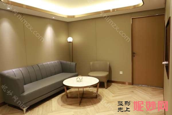 福州胸部整形哪里好？这几家都是业内较好，助你完成美胸梦想！