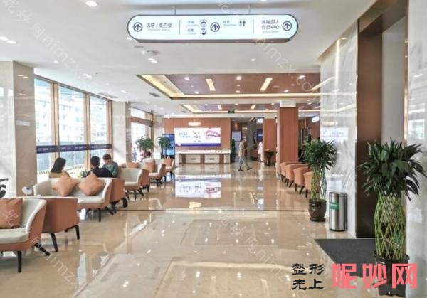 成都哪个口腔诊所好？极光口腔怎么样