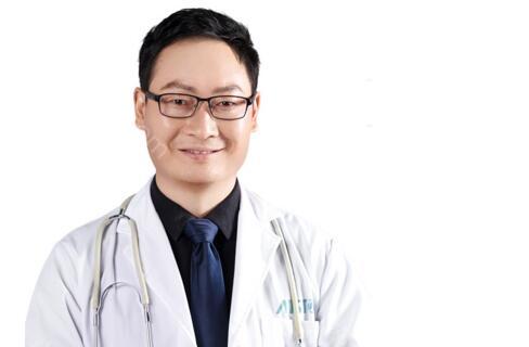 长沙杨千里做吸脂怎么样?技术靠谱不?擅长项目,技术实力同步分享!