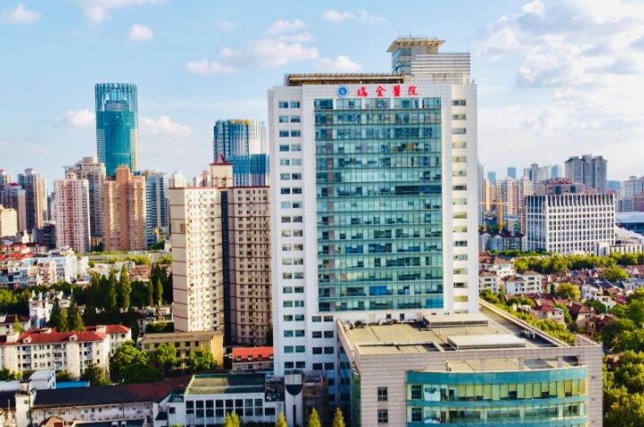 上海交通大学医学院附属新华医院崇明分院整形科隆胸怎么样？医生信息-口碑-价格-地址
