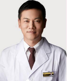 深圳阳光罗志敏隆鼻好还是深圳金丽朱冠峰隆鼻好?医生资质、案例效果对比