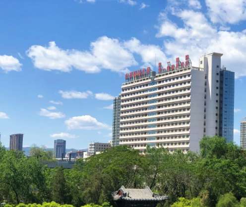 <b>减龄神器：山大一院告诉不一样的内切去眼袋</b>