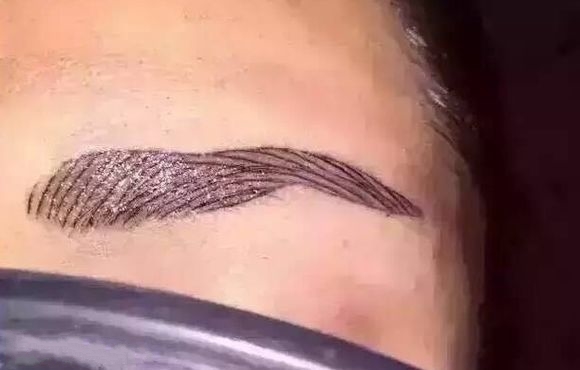 纹眉失败后是很吓人的