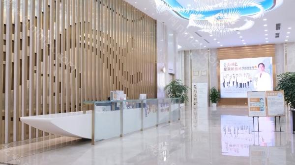 重庆地区隆胸整形医院排名前几，松山、华美、晶肤等实力医院推荐