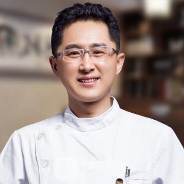 李春龙