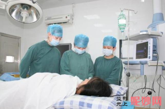 大连哪个专家擅长做网红双眼皮？大连做网红双眼皮医生排名前10！
