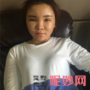 吴焱秋