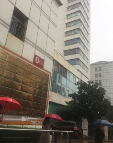 上海复旦大学附属华山医院整形外科隆胸技术怎么样？价格详情与真实案例解析