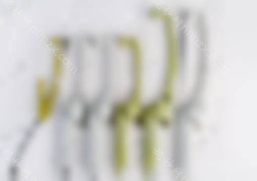 从面部吸脂和面部光纤溶脂的优缺点和区别来看，哪个好？