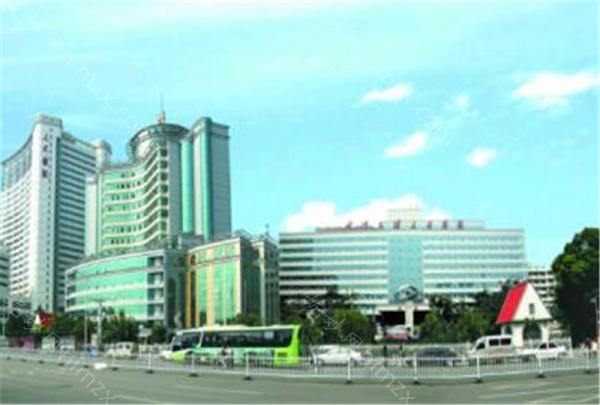 上饶市二度唇裂修复医生上榜清单八强口碑测评-丁爵敏医生价格费用爆出